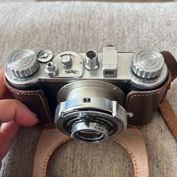 Wirgin Edinex Camera with Leather Case - Picture 2 of 8